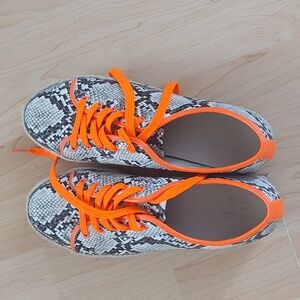 Women's Casual Shoes